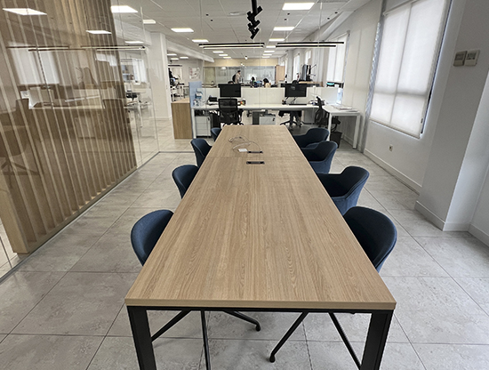 Proyecto interiorismo oficina Cembre